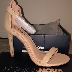 SOLD*** Fashionova nude Charlie heels Brand New Heels 🚨